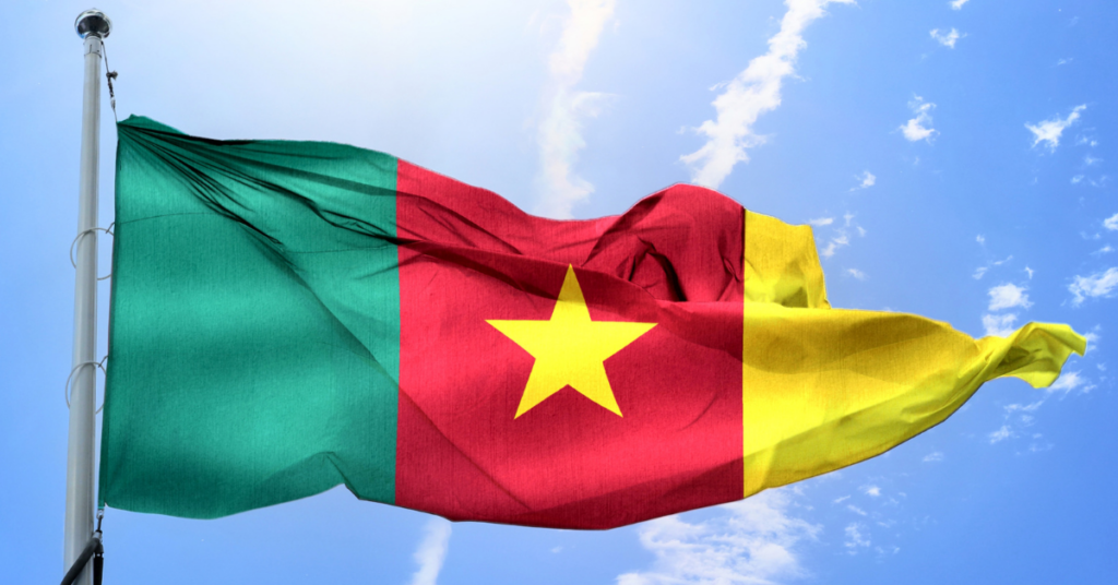 Flagge Kamerun flattert im Wind