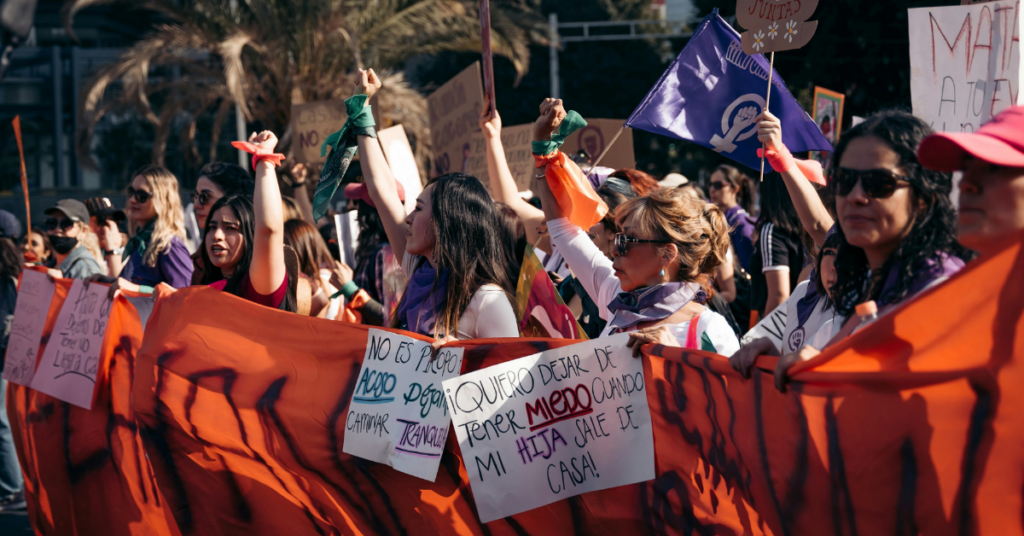 Eine Demonstration von Frauen* in Mexiko für feministische Anliegen