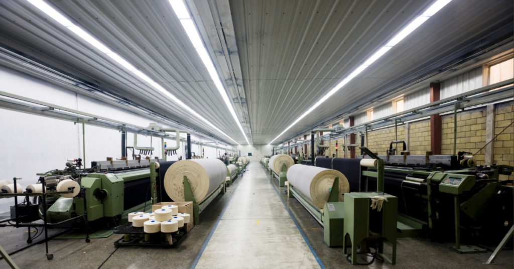Fabrik mit Textilien