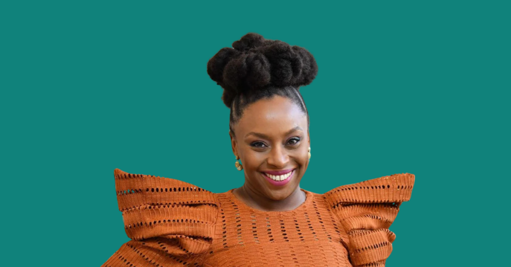 Portrait der afrikanischen Autorin Chimamanda Ngozie Adichie